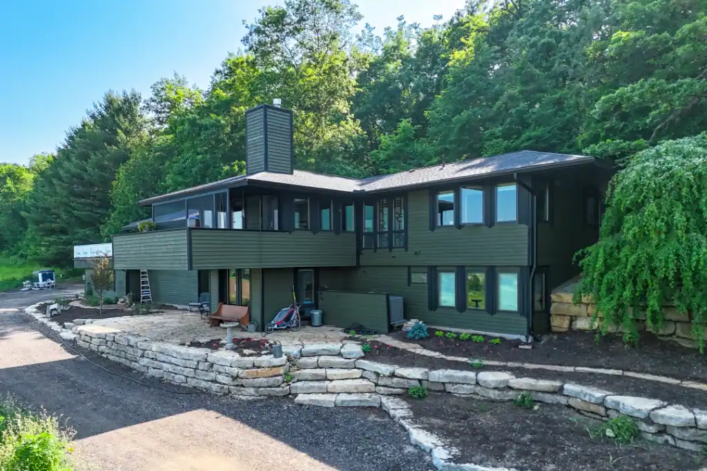 Frank Lloyd Wright-Inspired Landscape