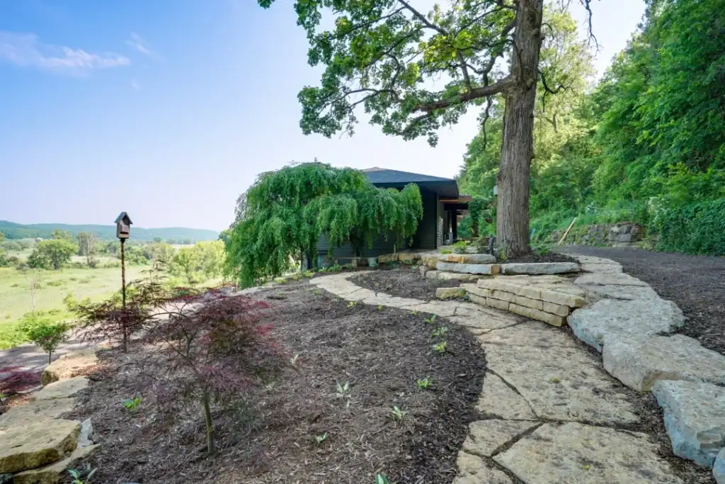 Frank Lloyd Wright-Inspired Landscape